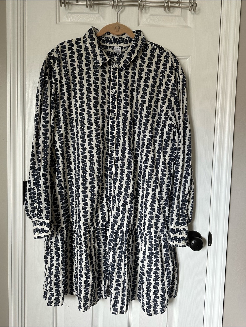 Melrose and Market Navy Floral Button-Up Tunic Dress